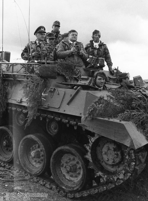 Defense Minister Franz Josef Strauß during a Bundeswehr Maneuver in Lüneburg Heath (September 1958)